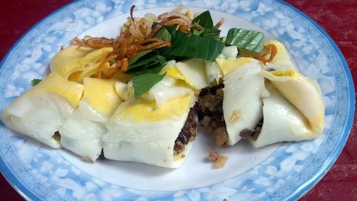 Bánh Cuốn Trứng