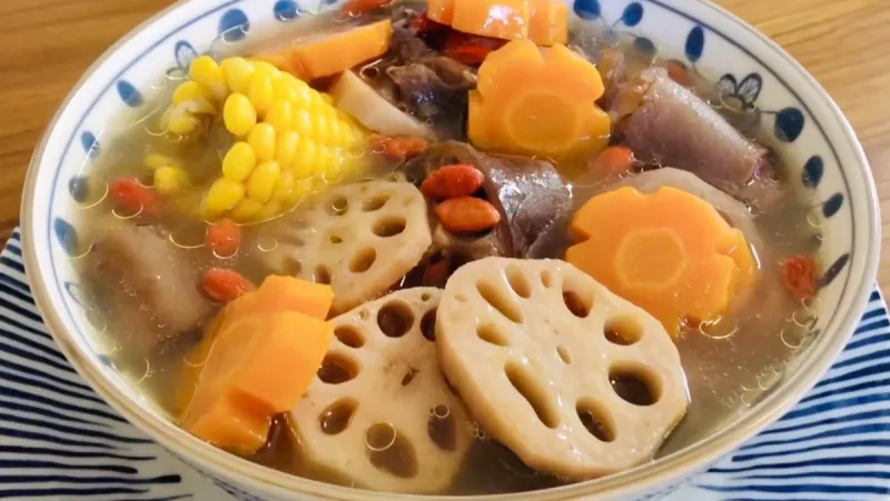 Đuôi Bò Hầm Củ Sen